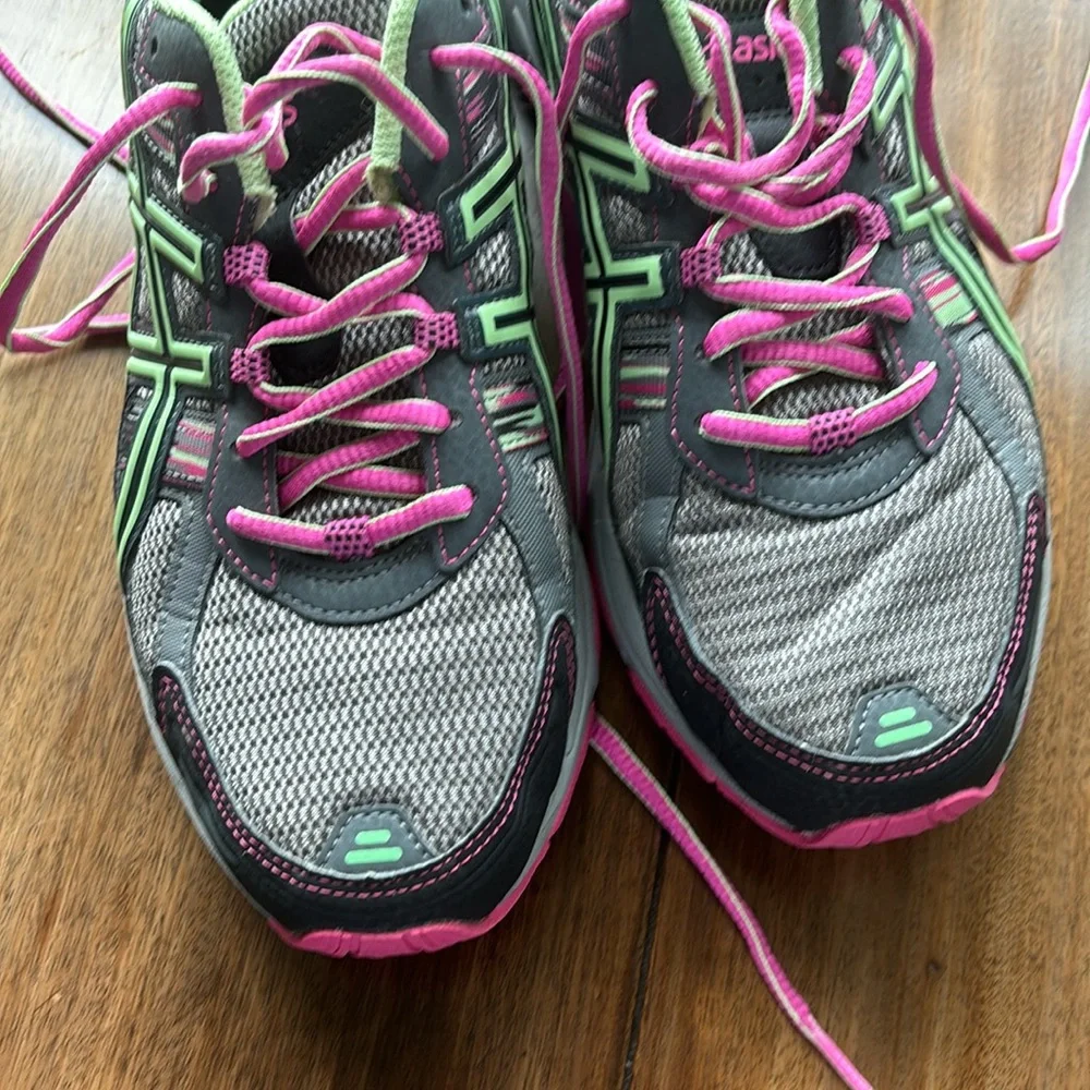 ASICS Woman’s Gel-Venture 5 Running Shoes Titanium/Pistachio/Pink/Gray size 9.5